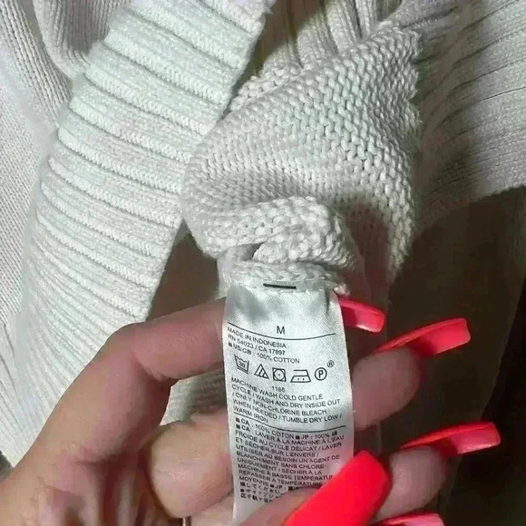 Banana Republic knitted sweater size medium 100% cotton in excellent condition - Picture 2 of 3